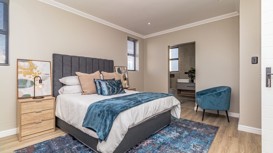 5 Bedroom Property for Sale in Village On Sea Western Cape